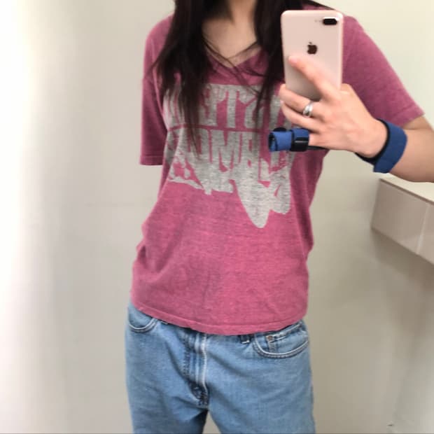 히스테릭 글래머 히스걸 V넥 티셔츠