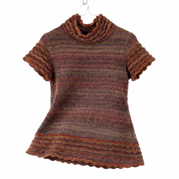 Moody Tone Ruffle Knit