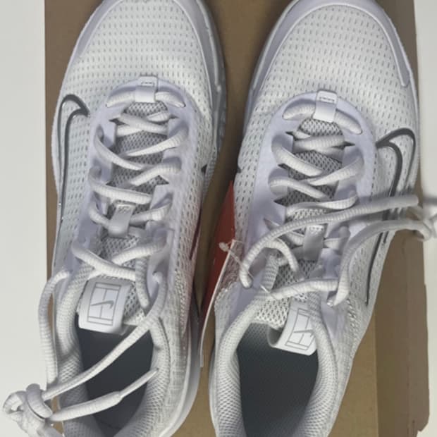 나이키 베이퍼 라이트 2 화이트 메탈릭 실버