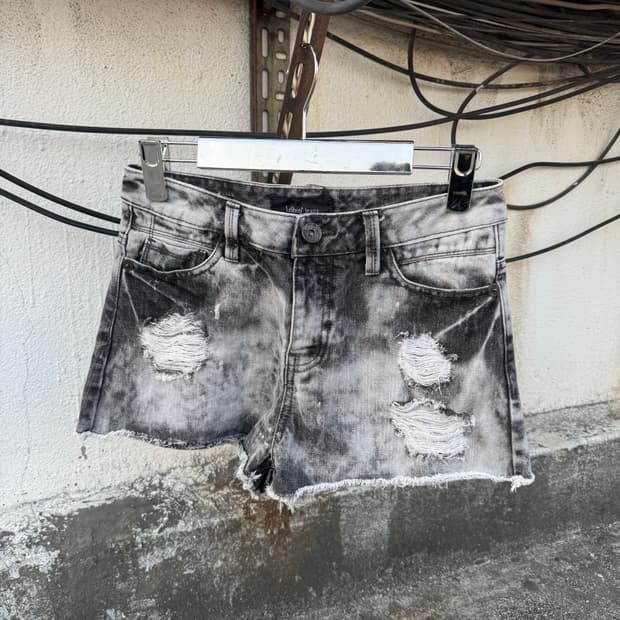 Gray washed shorts