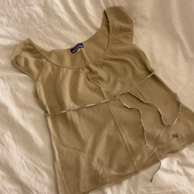 실사✨ 버버리 리본 반팔니트