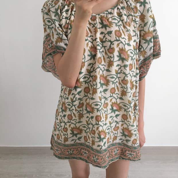 SHANTI vtg motif top 
