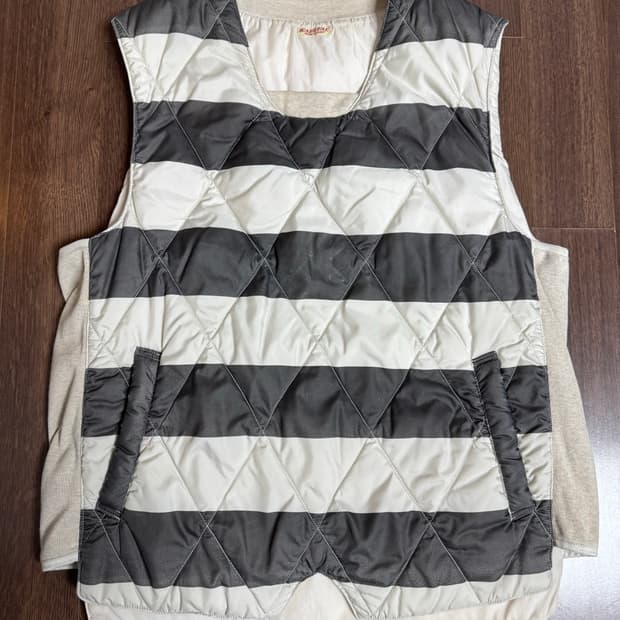 캐피탈 여자 패딩베스트