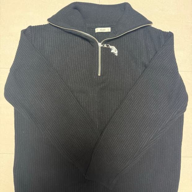 벨리에 짚업 니트 라지사이즈