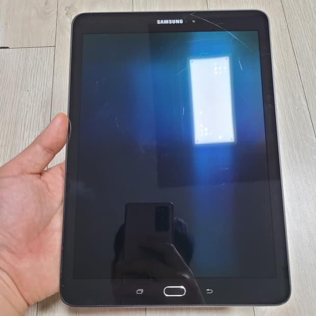 삼성 SM-T815NO 32기가 셀룰러 모델