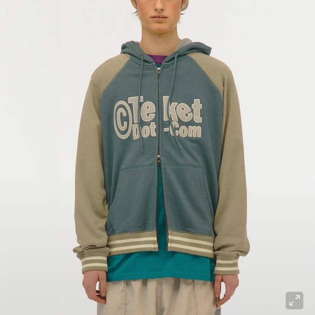 테켓 Tilted Zip-Up Hoodie Khaki Beige 