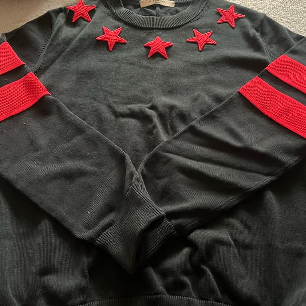 지방시 별로고 맨투맨