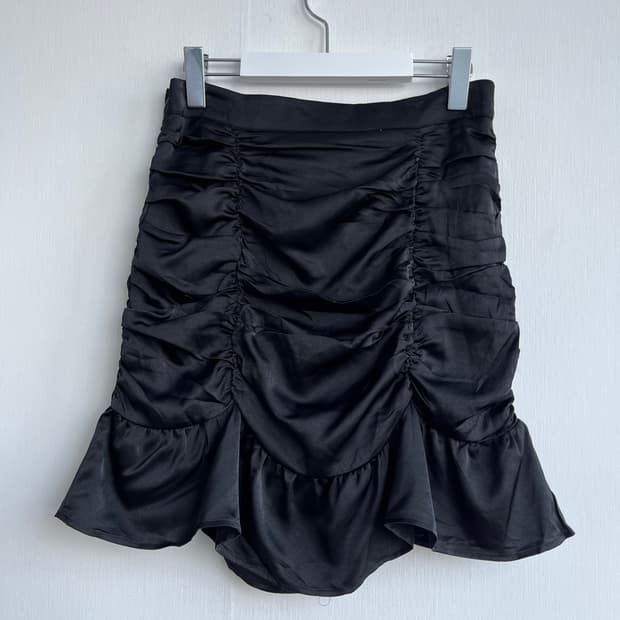 *SALE) 블랙 셔링 러플 스커트