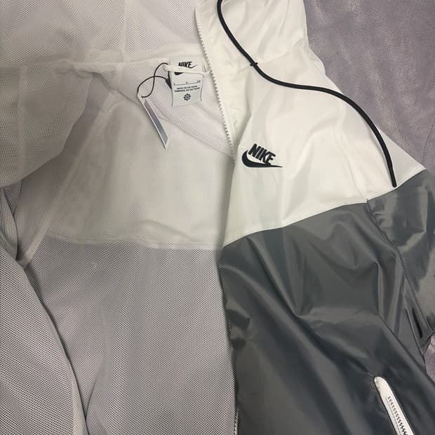 나이키 윈드러너 s