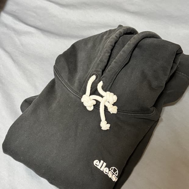 엘레쎄 블랙 후드티 (실착1회미만)