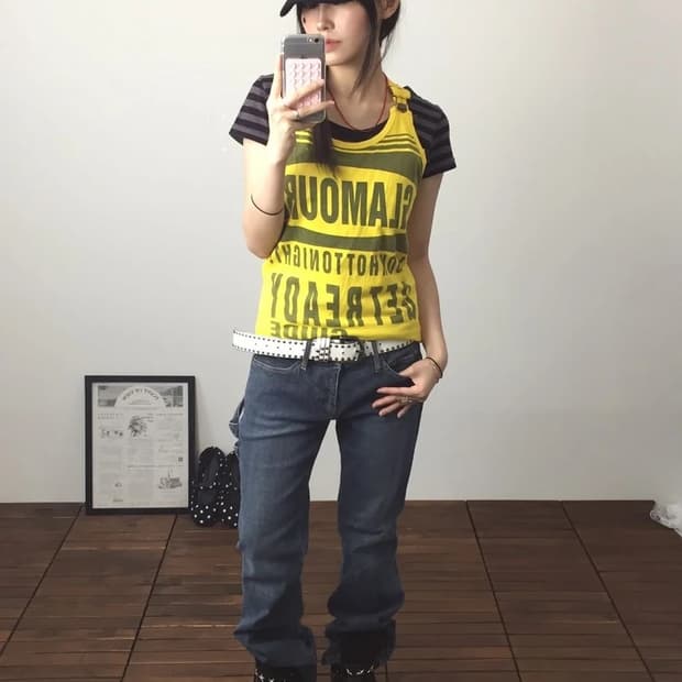 Jpn SHAKE Y2K Graphic Tank Top Yellow