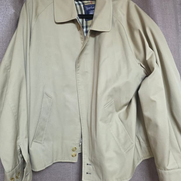 버버리숏자켓 38사이즈/95