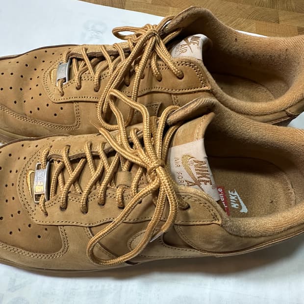 나이키 에어포스1 Supreme 285 사이즈 판매합니다