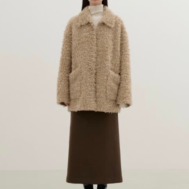 에센셜바이이큐엘 퍼자켓  구해요••• 