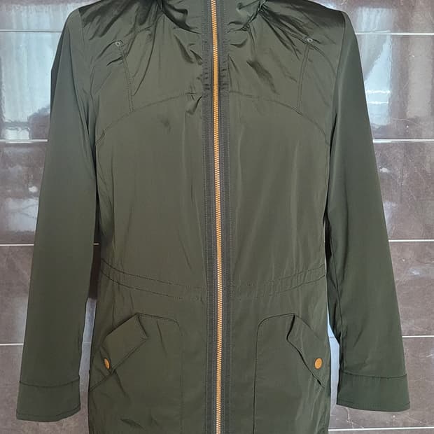 👠여성90사이즈👠크로커다일 여성 카키 바람막이