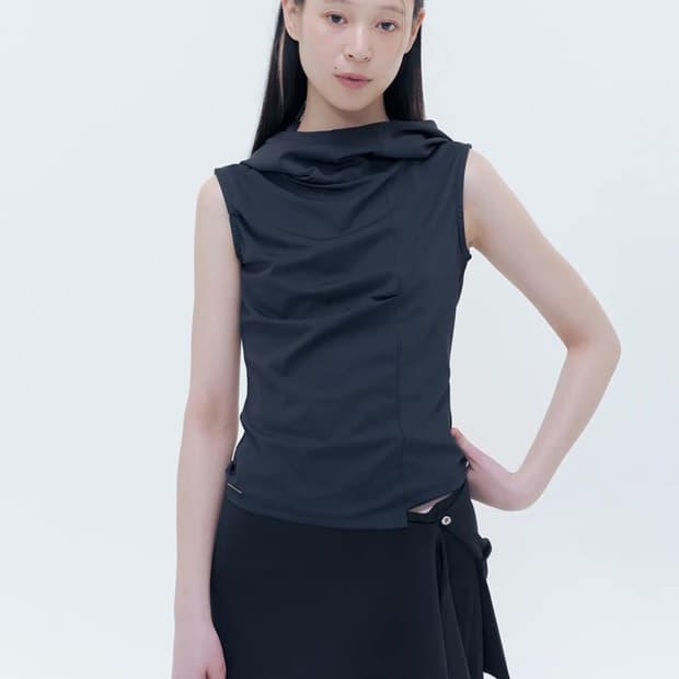 미세키서울 후드 슬리브 Cowl neck pintuck sleeveles