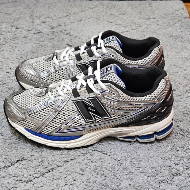 뉴발란스 1906R 240