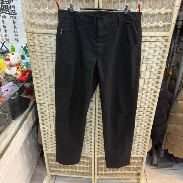 48/32 정품 프라다 고어텍스 바지 팝니다