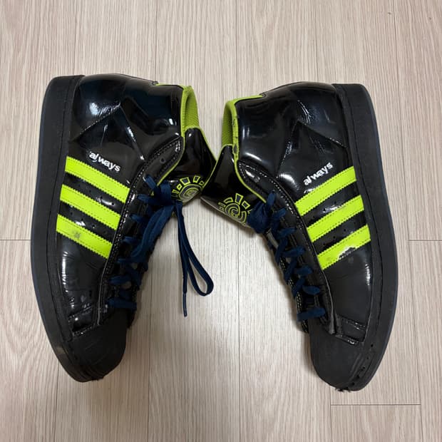 Always x adidas 슈퍼스타 프로모델