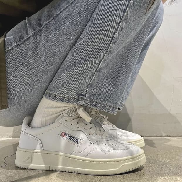 오트리 메달리스트 로우 고트스킨 스니커즈 화이트 38