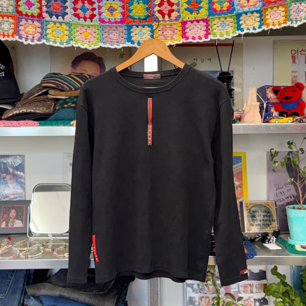 PRADA Sport 레드 로고 롱슬리브 