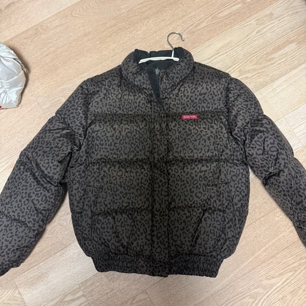 스컬프터 레오파드 패딩