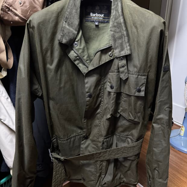 바버 인터네셔널 오일왁스 자켓 M(103)