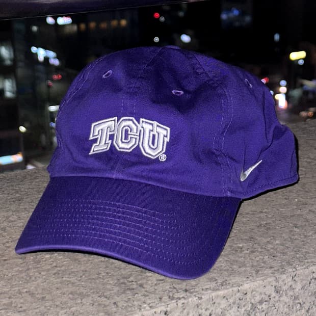 나이키 S1ZE 보라색 볼캡 ‘TCU’
