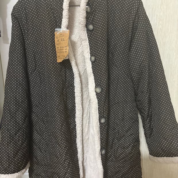 Dot reversible coat