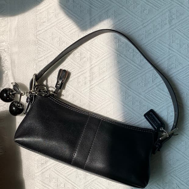 [희귀🖤] Coach 바게트 숄더백