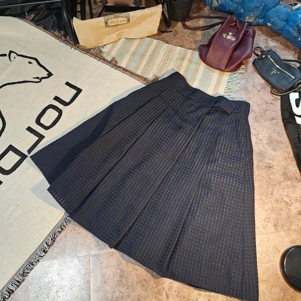 [KARL LAGERFELD 플리츠 스커트]