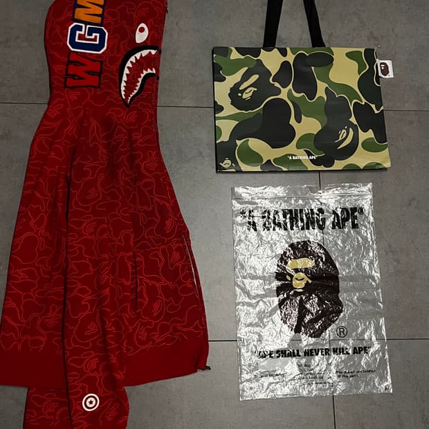 베이프 상하이 매장 한정판 적계 샤크 후드집업 