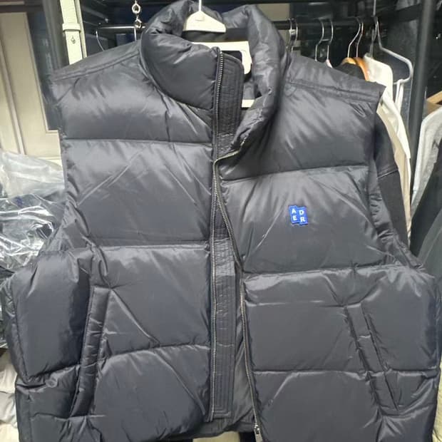 아더에러패딩조끼 M사이즈