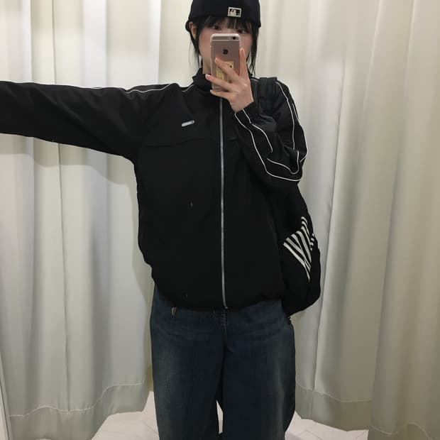 사이드라인 오버핏 바람막이