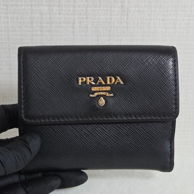 프라다 사피아노 반지갑 (1MH350)