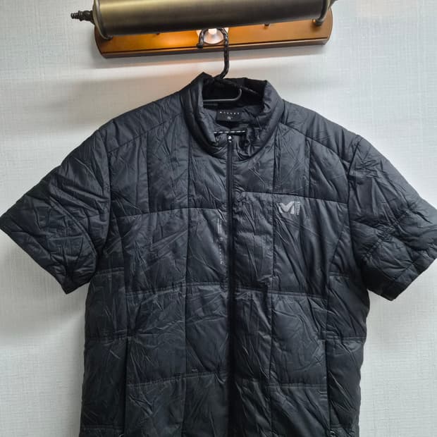 110) 밀레 반팔 구스다운 패딩 팝니다