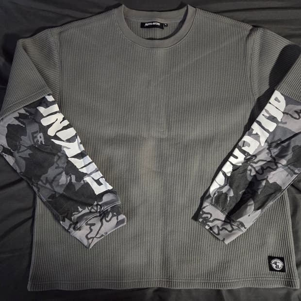 CAMO LAYERED WAFFLE TEE