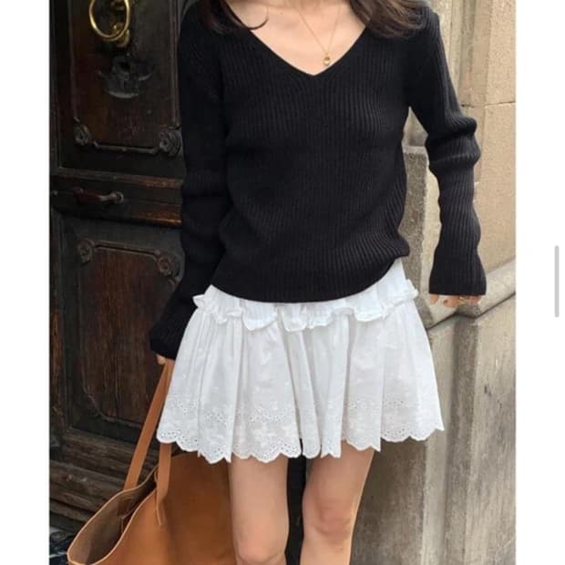 미뉴에트 브이넥 니트 새상품 