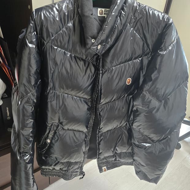 베이프 유광 패딩 다운 자켓 XL 105