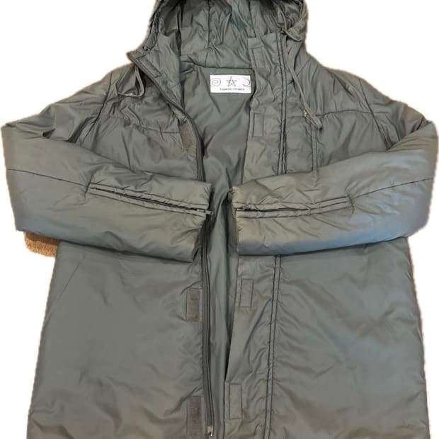 츠모리 치사토 경랑 모터 패딩 재킷 그레이카키