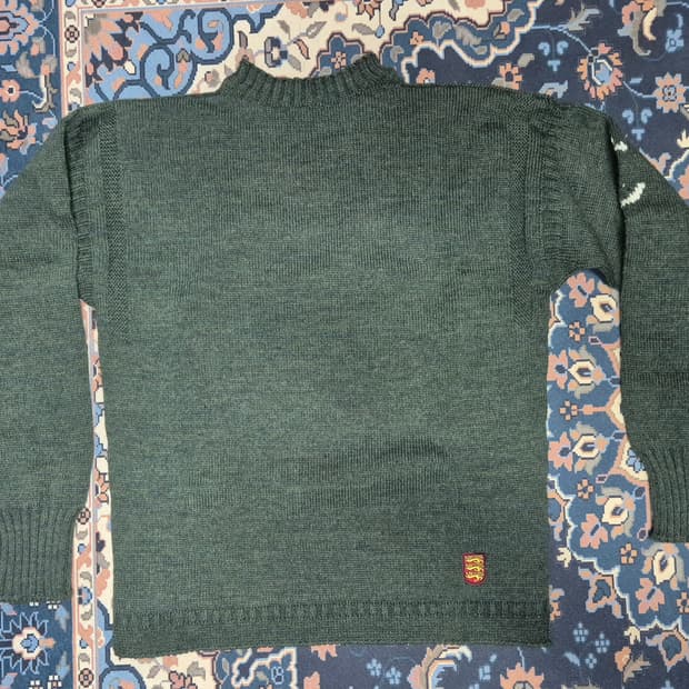 건지울른스 로덴그린 스웨터 44