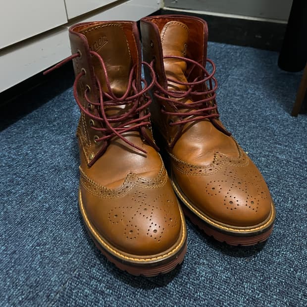 대너 매달리온 윙팁 부츠 255