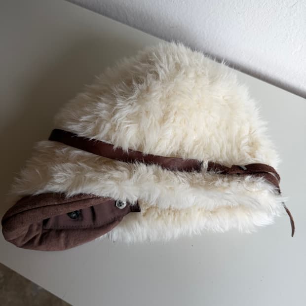 캐피탈 퍼 비니 모자