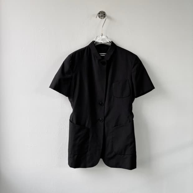 질샌더 플러스 하프 테일러드 자켓 