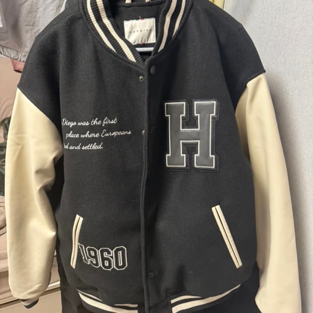 행텐 패디드 바시티 자켓 L 팝니다‼️