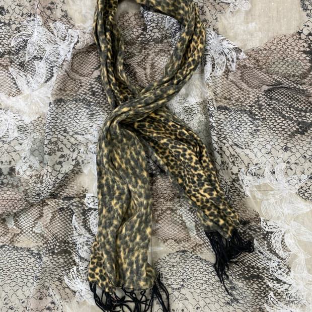 00’s Leopard Print Scarf