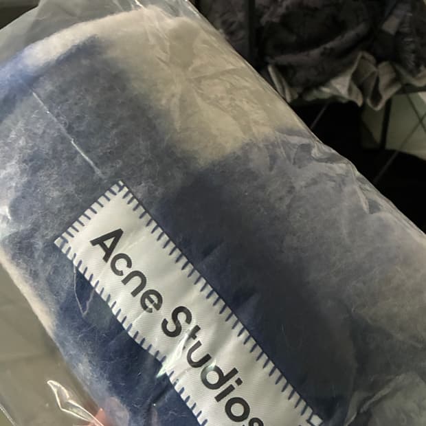 아크네스튜디오 머플러