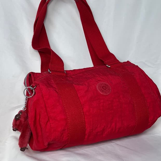 키플링 원통 숄더백