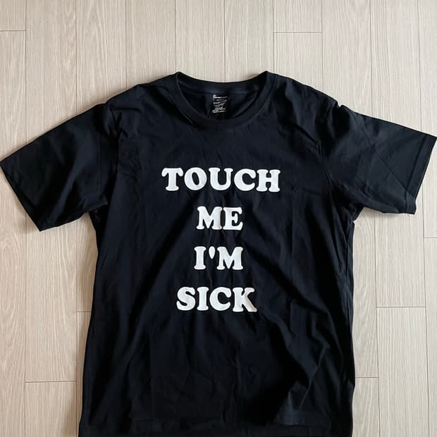 넘버나인 AW03' Touch me I'm sick' 티셔츠