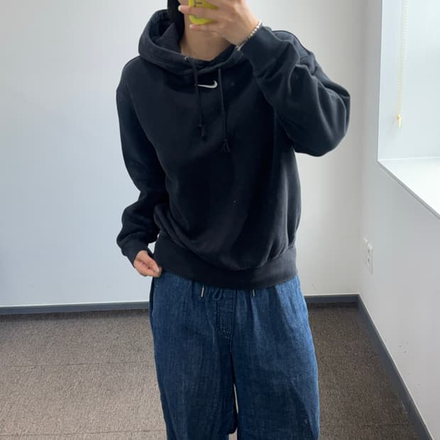Nike 나이키 스몰로고 블랙 후드티